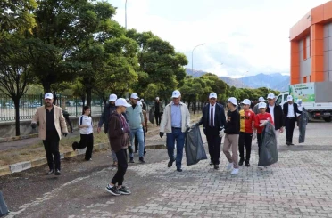 İlçede seferberlik başlattılar, çöpleri topladılar 