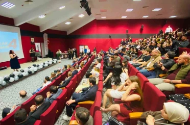 İletişim öğrencileri sektör temsilcileriyle buluştu 