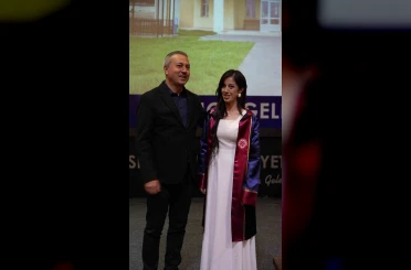 İlk mezuna başkandan iş sürprizi 
