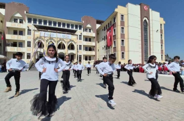 İlkokul öğrencileri ‘Yaza Merhaba Şöleni’ ile eğlendi 