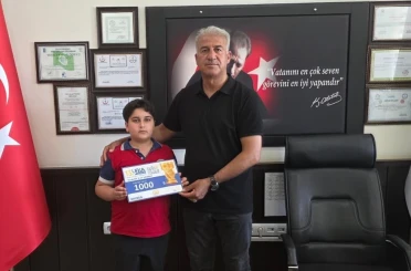İlkokul öğrencisi kazandığı ödülü Gazze’ye gönderdi 