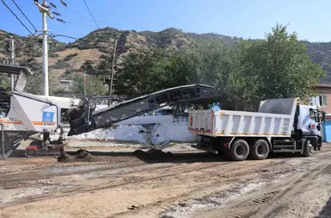 İncirliova’da Karabağ yolu yenileniyor

