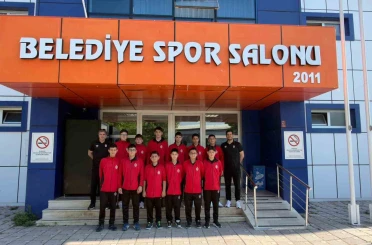 İnegöl Belediyespor Midi Erkekler Voleybol Takımı Türkiye Şampiyonasında 