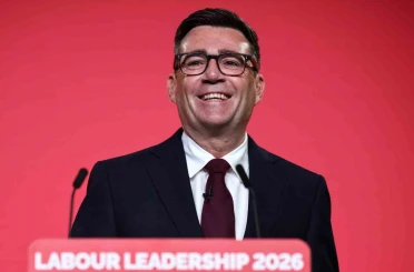 İngiltere’de iktidardaki İşçi Partisi’nin yeni lideri Andy Burnham oldu 