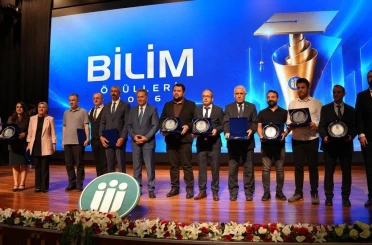 İnönü Üniversitesi’nde başarı ödülleri sahiplerini buldu 
