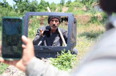 İnşaatı bıraktı, çoban oldu; eski televizyon kasasıyla şöhreti yakaladı