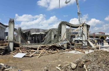 İnşatta beton dökülürken kalıp çöktü: 1 işçi yaralandı 
