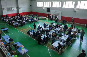 İpekyolu’nda akıl dolu rekabet: 180 öğrenci zekâ oyunlarında ter döktü 
