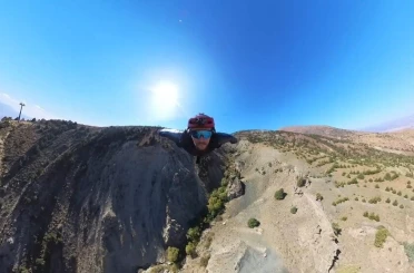 İrlandalı sporcunun 2000 metreden wingsuit atlayışı nefes kesti 