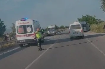 İşçi servisleri çarpıştı; 10 yaralı 