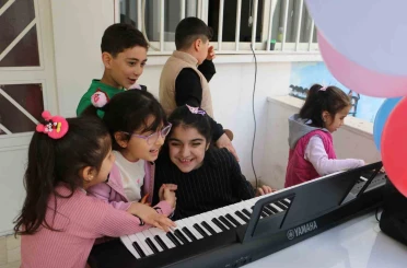 İşitme ve görme engelli öğrenciler Bilim Fuarı’nda hünerlerini sergiledi 
