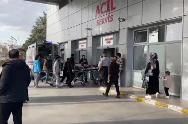 İskeleden düşen 2 işçi yaralandı 