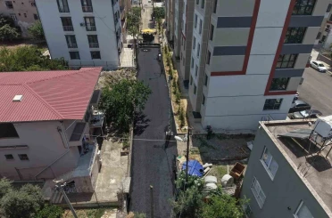 İskenderun Belediyesi, bir haftada 4 bin 768 ton sıcak asfalt serimi gerçekleştirdi 