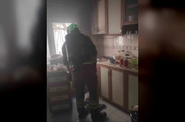 İskenderun’da ocakta unutulan yemek yangına neden oldu 