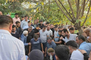 İskenderun’daki feci kazada ölen 3 arkadaş memleketlerinde toprağa verildi 