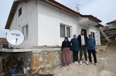 Isparta Belediyesi’nden evi yanan aileye yeni ev 