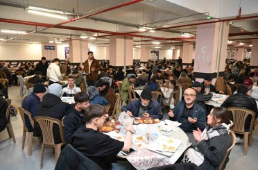 Isparta Belediyesi’nin iftar sofraları birlik ve beraberlik ruhunu pekiştiriyor 