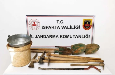 Isparta’da jandarmadan kaçak kazı operasyonu 