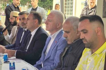 İstanbul Valisi Gül bıçaklanarak öldürülen 16 yaşındaki Abdulbaki için düzenlenen mevlide katıldı 