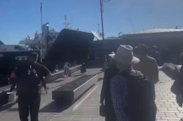 İstanbul’da arabalı vapur iskeleye çarptı, kaza anı kameraya yansıdı 