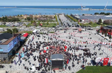 İstiklal Meydanı’na görkemli açılış 