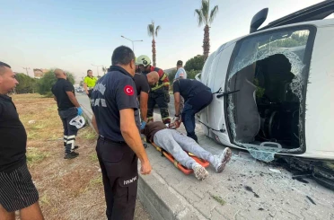 İtfaiye ekipleri genç sürücüyü camdan çıkardı 