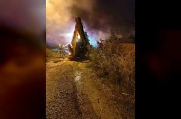 İvrindi’de samanlık yangını: 200 balya küle döndü 1 düve telef oldu 