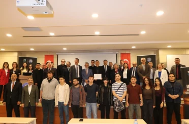 İzmir’de 15 Temmuz manşetleri bir kez daha atıldı 