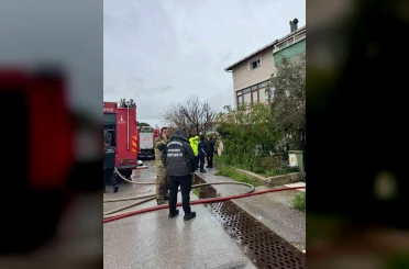 İzmir’de çıkan ev yangınında bir kişi hayatını kaybetti 