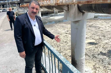 İzmir’de koku isyanı, Başdaş: "5 dakikadır maskesiz duramıyoruz"