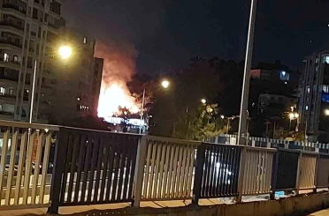 İzmir’de otluk alanda korkutan yangın 