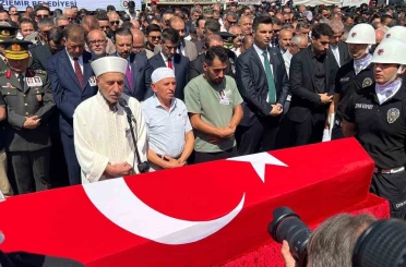 İzmir’de şehit düşen polislere son görev 