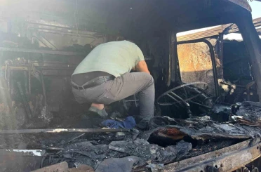 İzmir’de tır garajında yangın çıktı 