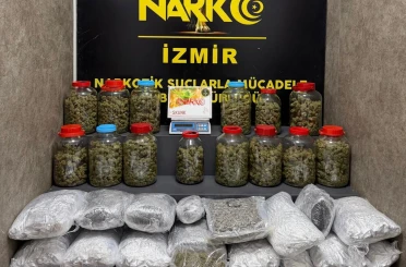 İzmir’de zehir tacirlerine operasyon: 4 şüpheli tutuklandı 