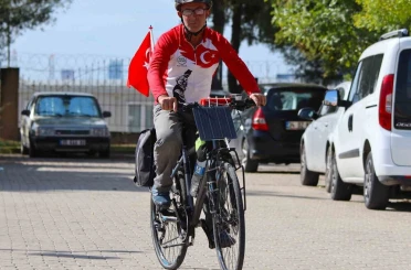 İzmirli gezgin ‘Asrın Felaketi’ne farkındalık için pedal çeviriyor 