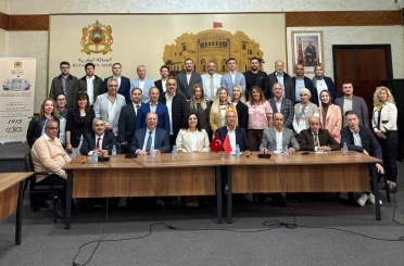 İzmirli iş insanlarından Kazablanka çıkarması 