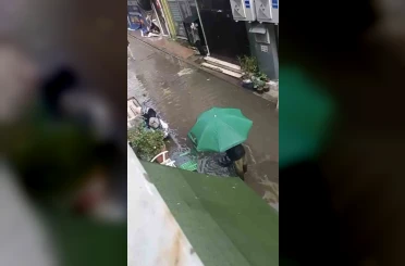 İzmit’te sağanak vatandaşlara zor anlar yaşattı 