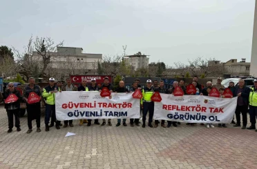 Jandarma 300 traktör sürücüsüne eğitim vererek 600 reflektör dağıttı 