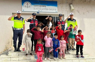 Jandarma ekipleri tarafından okul çevrelerinde sıkı denetim 