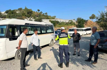 Jandarma okul servislerini denetledi 