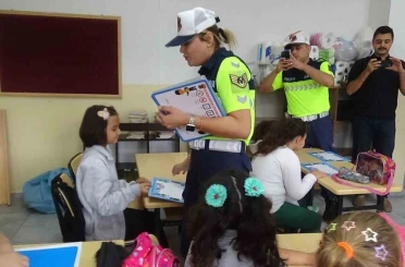 Jandarma sınıf sınıf gezdi, minikleri bilgilendirdi 