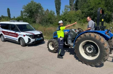 Jandarmadan çiftçilere trafik ve yangın uyarısı 