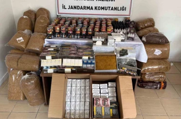 Jandarmadan kaçakçılara darbe: Çok miktarda kaçak tütün ve sigara ele geçirildi 