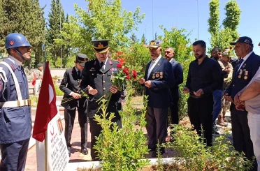 Jandarmanın 187’nci kuruluş yıl dönümünde şehitlik ziyaret edildi 