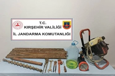 Kaçak kazı yapan 2 kişiye jandarmadan suçüstü 