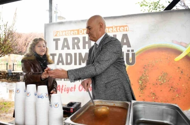 Kadın kooperatiflerinden tarhana ikramı 
