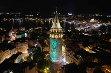 Kahramanmaraş’ın edebiyat ışığı Galata Kulesi’ne yansıdı 
