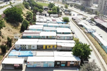 Kahramanmaraş’ta esnafa verilen konteynerler kaldırılmaya başlandı 