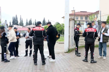 Kahramanmaraş’ta okul önlerinde sıkı denetim 