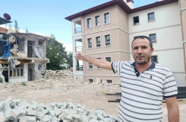 Kahramanmaraş’ta yıkılması beklenen binalar vatandaşı endişelendiriyor 